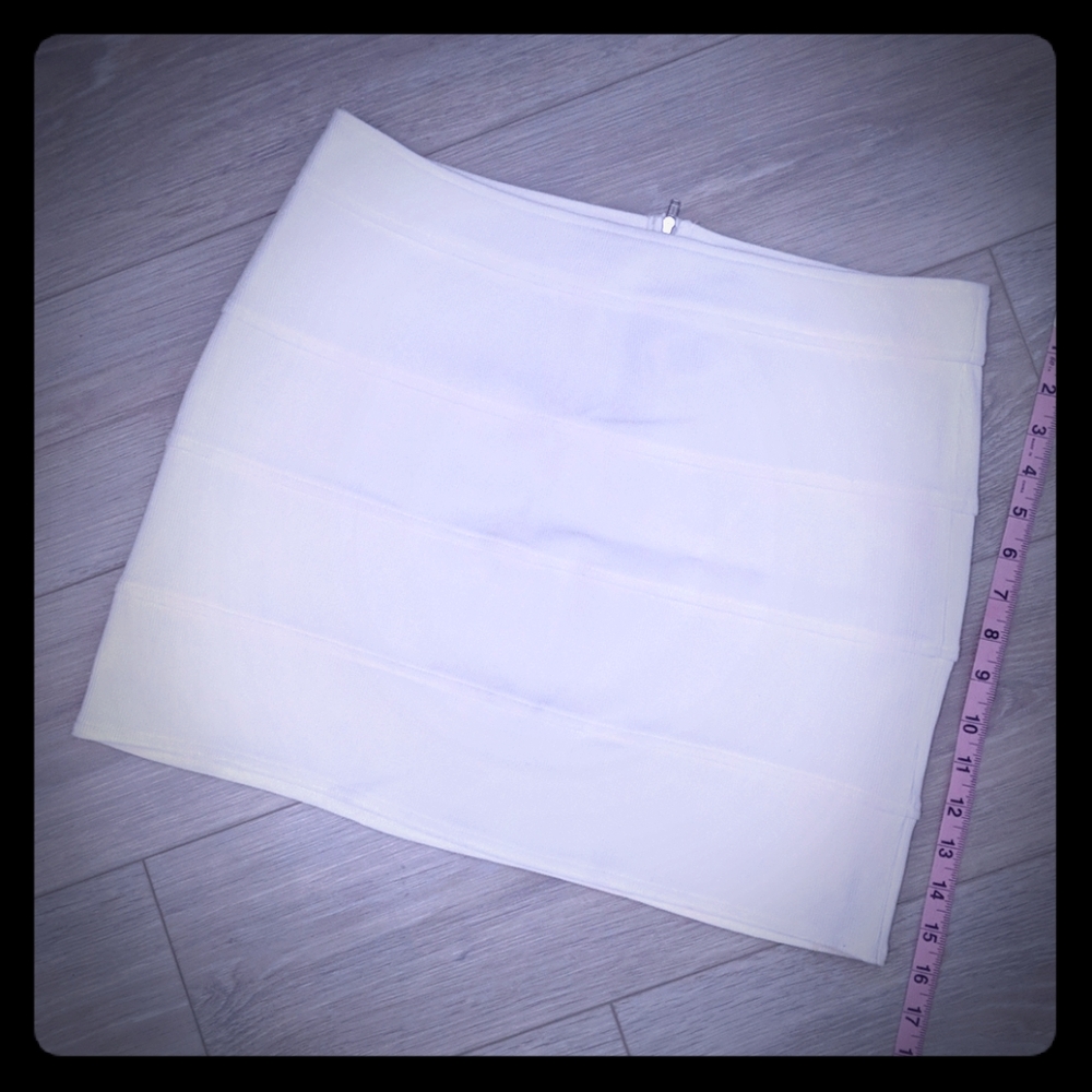 NWT White Miniskirt